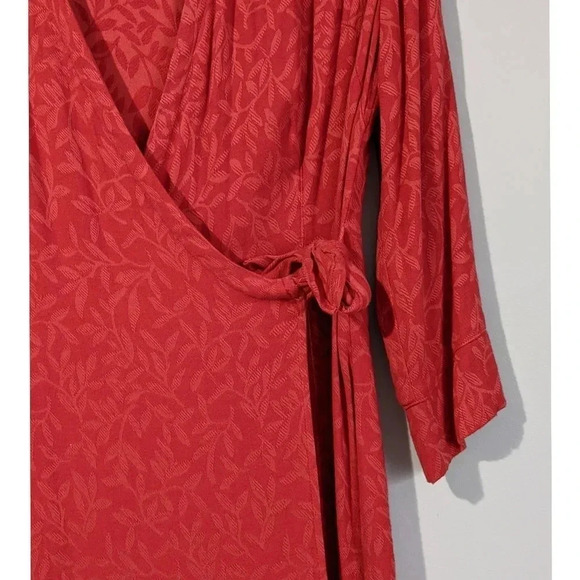 Cut.loose Olive Leaf Wrap Dress - Picture 3 of 8